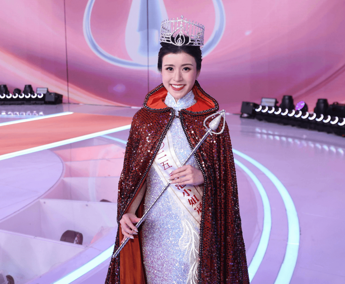 哥伦比亚选手绽放光芒，勇夺桂冠