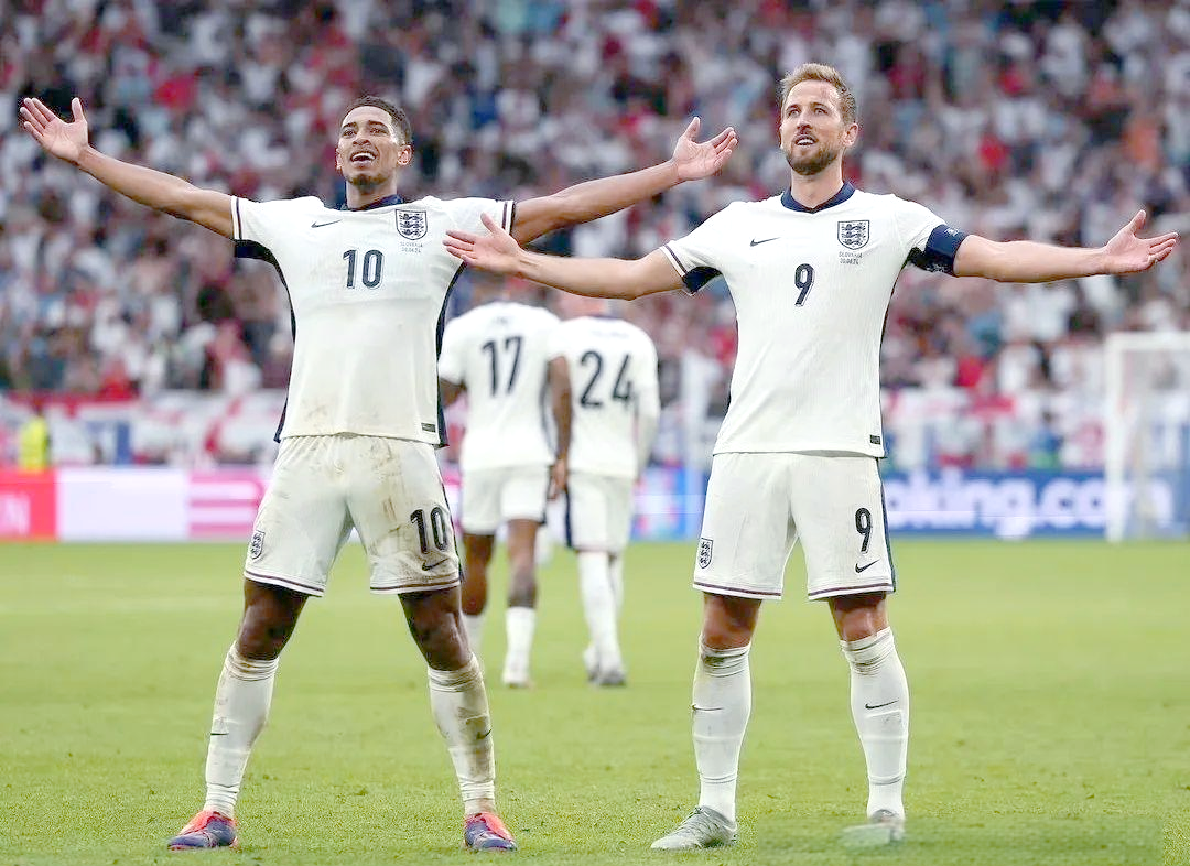 巴黎掀起欧洲杯狂欢，球员精彩表现