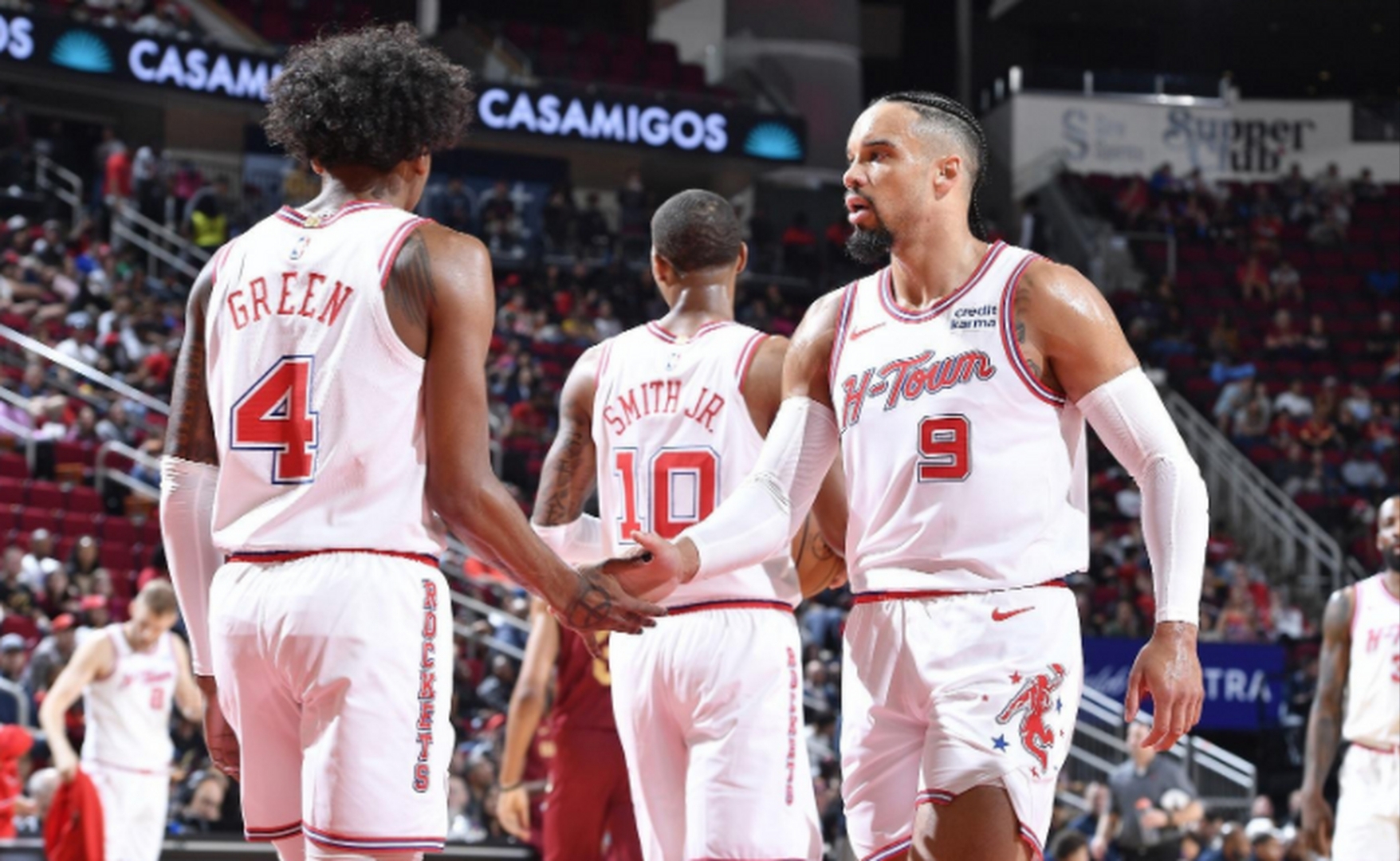 火箭队连败告终，实现主场胜利