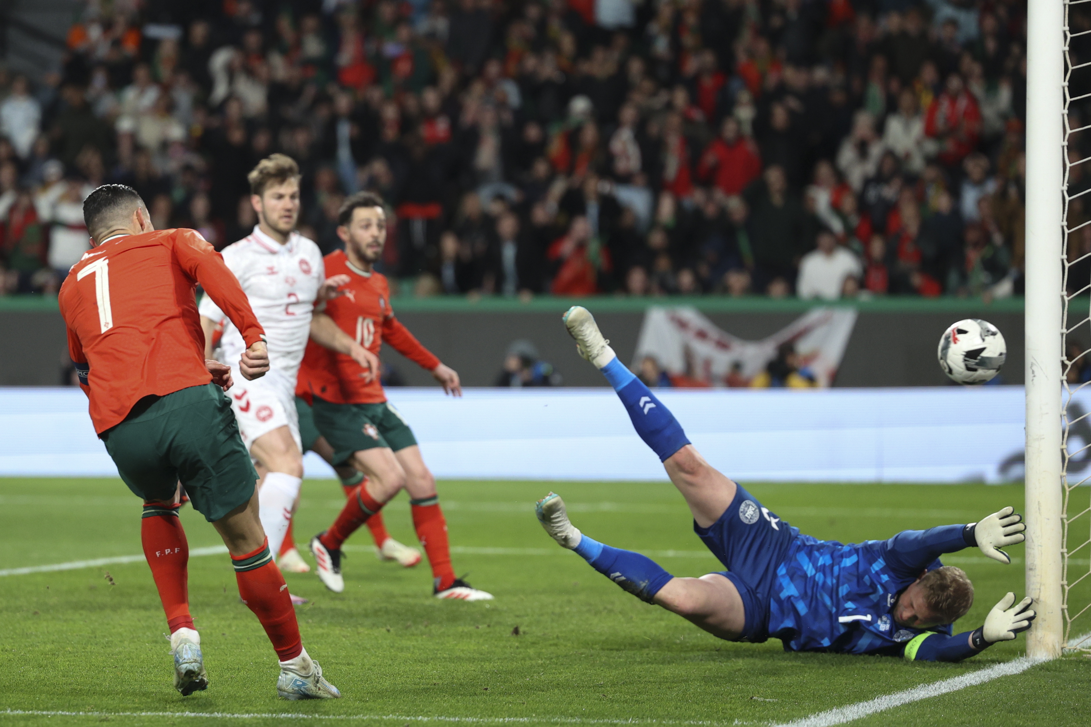 英格兰队成功晋级欧国联半决赛