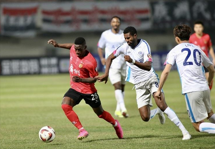 河南队客场绝杀广州队，惊险取胜的简单介绍