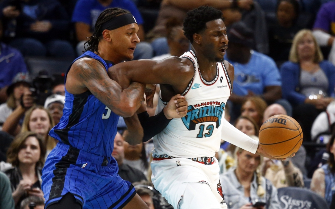 雄鹿逆转深圳队，莫兰特高光表现