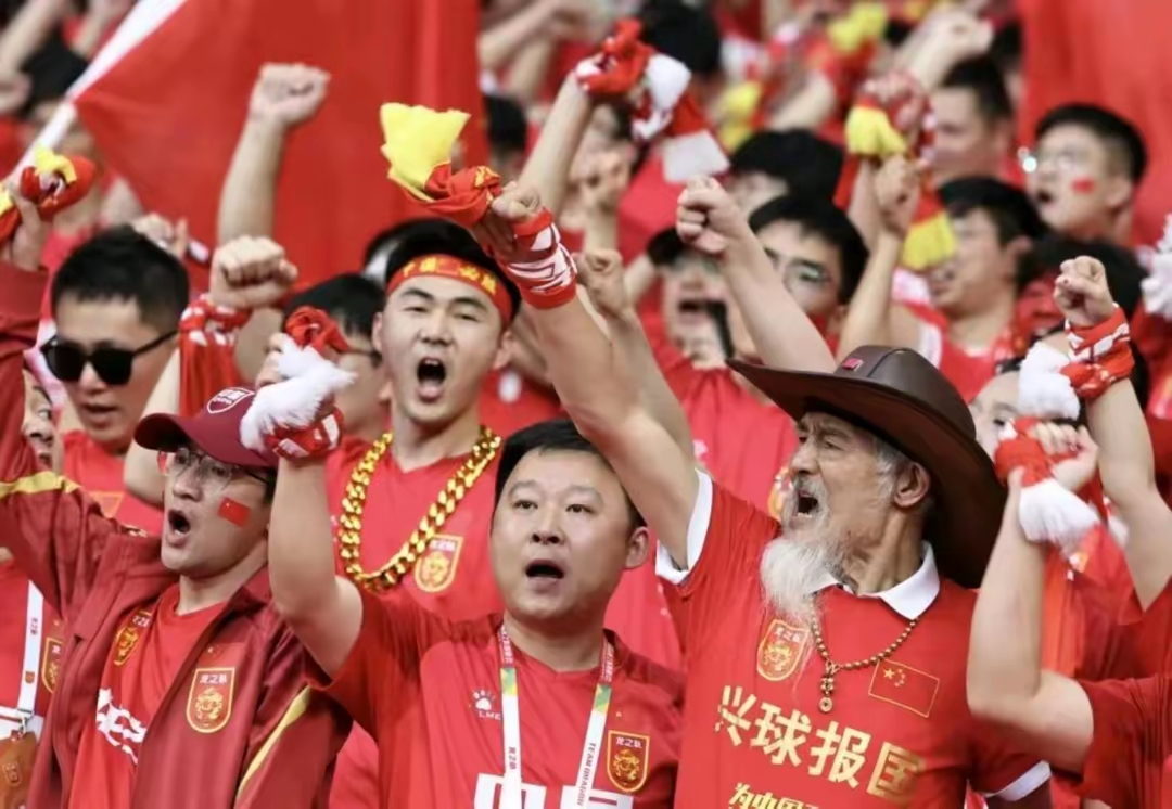 强强对话的足球比赛即将震撼开幕! 强强对话的足球比赛即将震撼开幕!