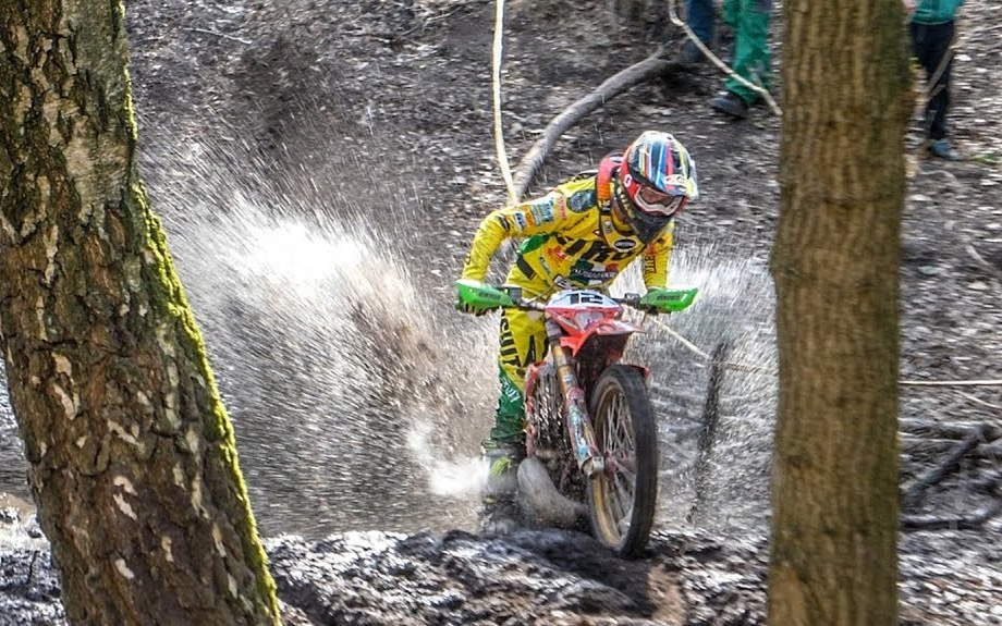 雷火电竞合作-泰国队轻取德国队，黄鸭组合高光表现