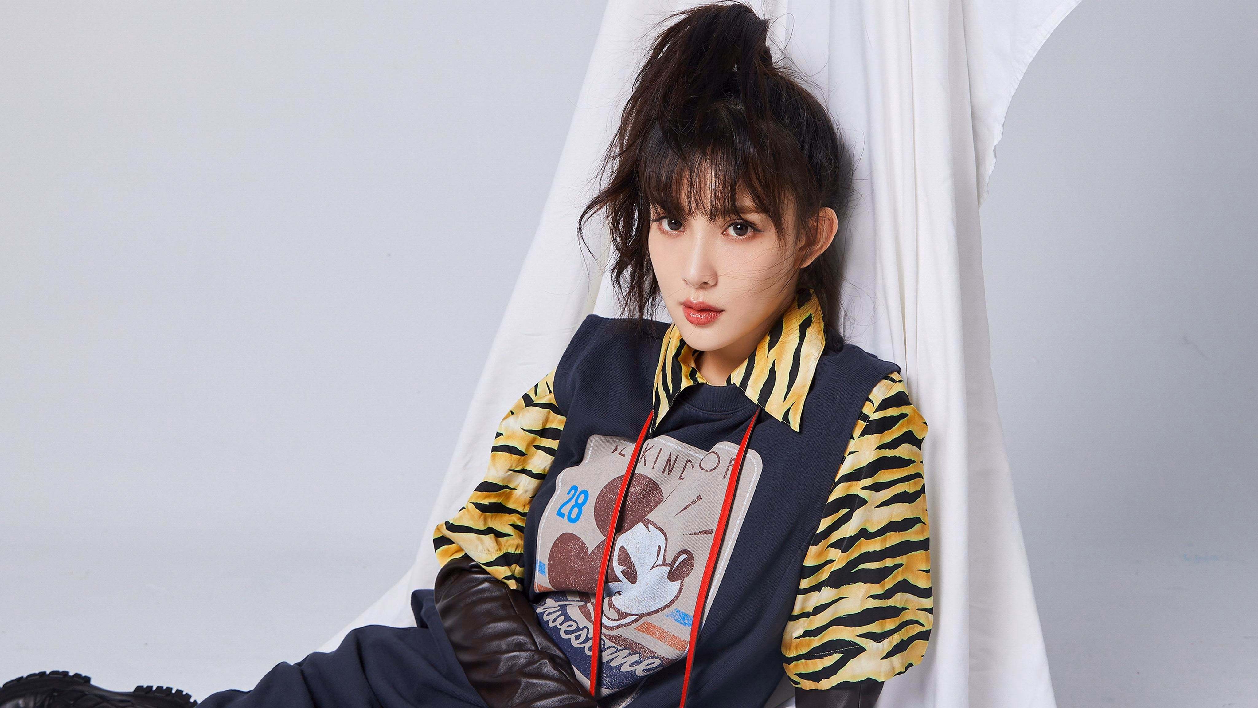 雷火电竞官网-最后15圈，当F1巴林站变成皮克的加时赛