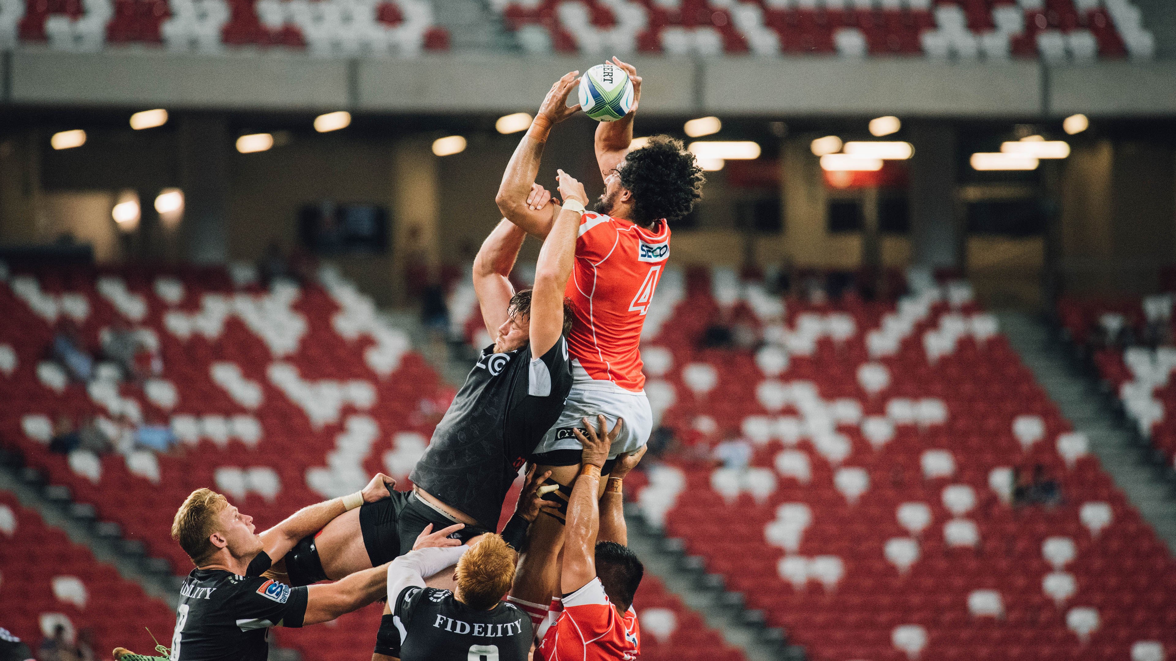 雷火电竞下载-黑暗骑士的黄昏拯救，当拉亚单臂拦住绝望，神锋用三分钟重写命运