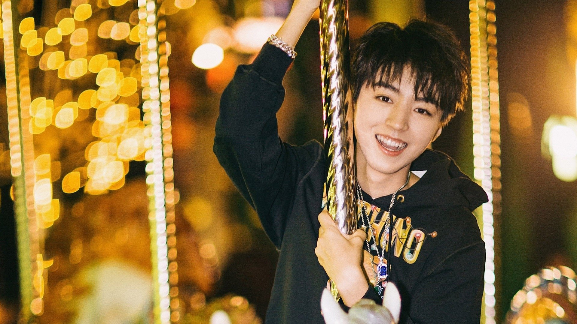 雷火电竞主播-夜尽处，他执炬而来