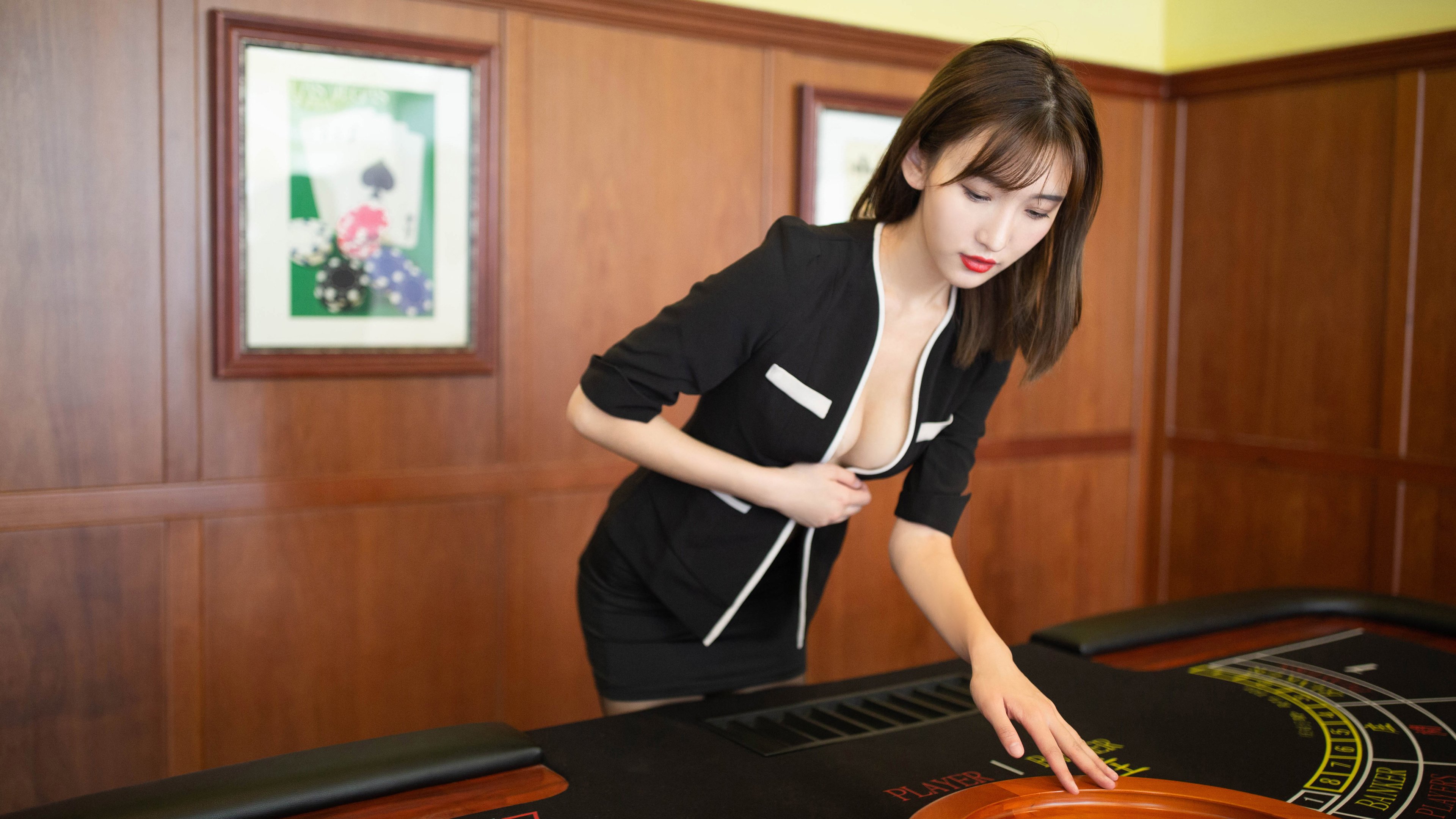 雷火电竞-雷霆万钧夜，拉文狂飙50分力压太阳双星